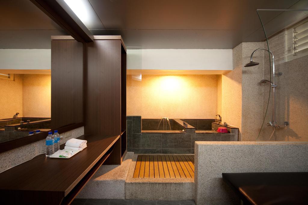 Champagne Hotel Jiaoxi Exterior photo