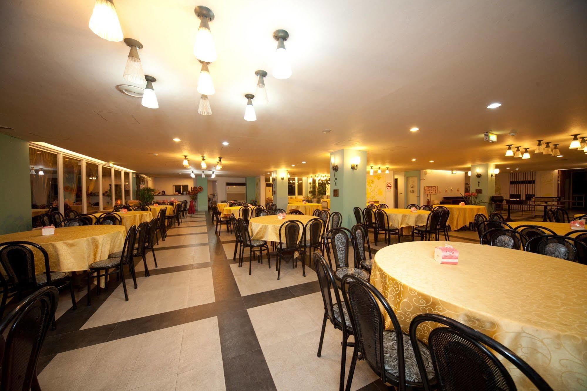 Champagne Hotel Jiaoxi Exterior photo